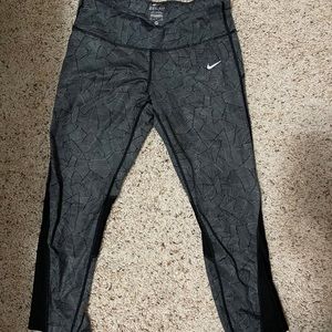 Nike Cropped Drifit Leggings